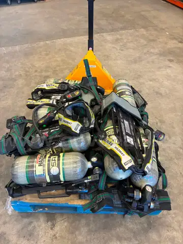 A Lot of MSA G1 SCBA Sets &#x2013; Complete Package w/ Cylinders and Batteries (HAZMAT Configuration)