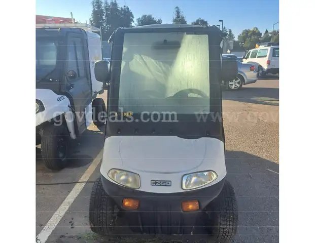 2019 E-Z-Go Division of Textron - 4 Seater Golf Cart