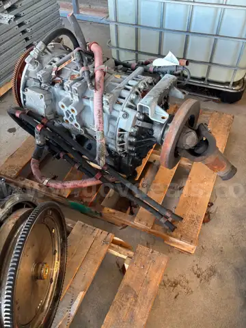 Two Allison EP40 drive units