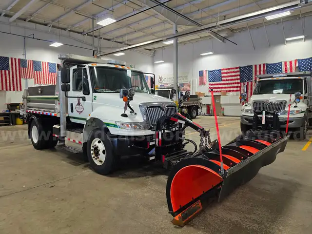 2017 International Dump Truck w/plow