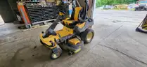 Tank SZ 60 Cub Cadet Commercial Ride-On Mower