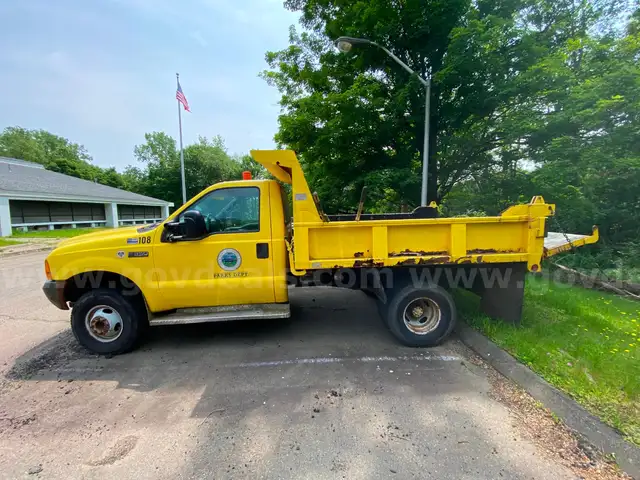 Ford F350 Dump Truck