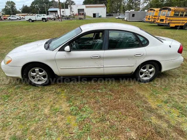 2003 Ford Taurus
