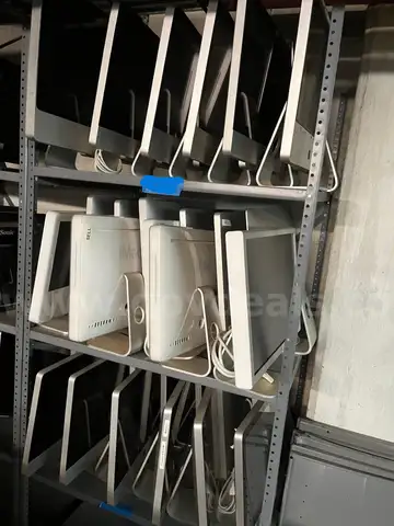 lot of 26 Apple all in one computers Condition unknown