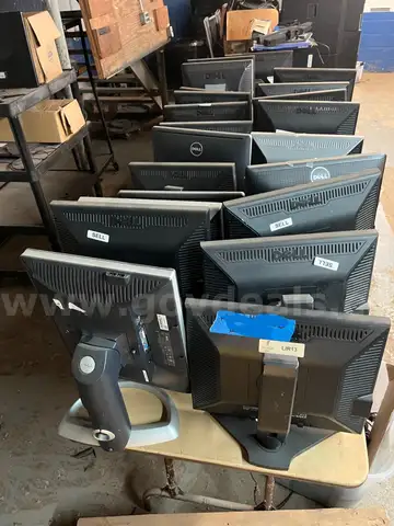 lot of 30 Dell Monitors Condition unknown