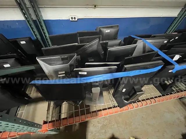 Lot of 24 Dell Monitors Condition Unknown