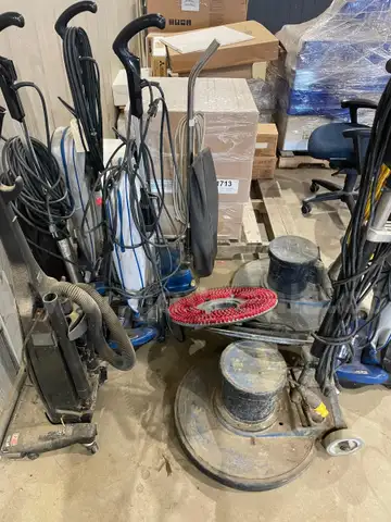 1 lot of vacuums and 2 buffers