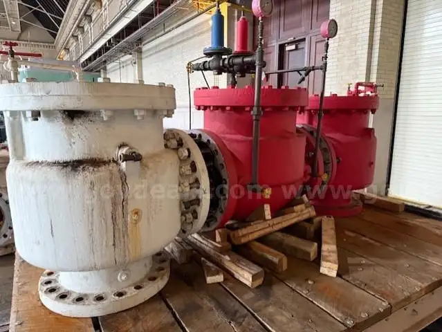 Lot of 4:  16&#x201D; diameter valves - non-operational
