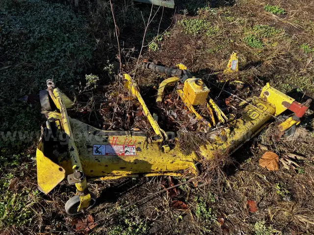 John Deere 60&#x22; Under Belly Mower