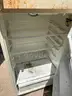 Stand up refrigeration/freezer unit