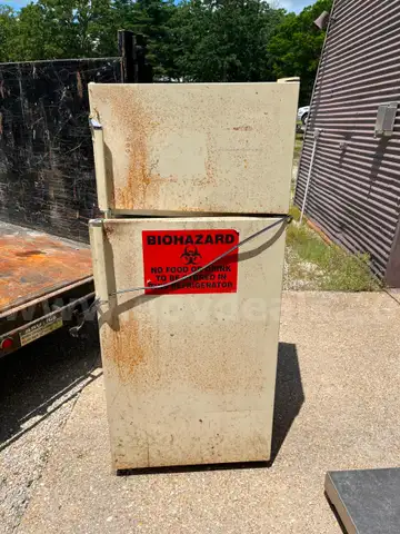 Stand up refrigeration/freezer unit