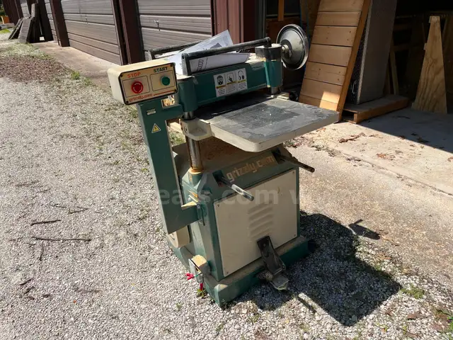 Grizzly Industrial 15&#x22; Mobile Planer