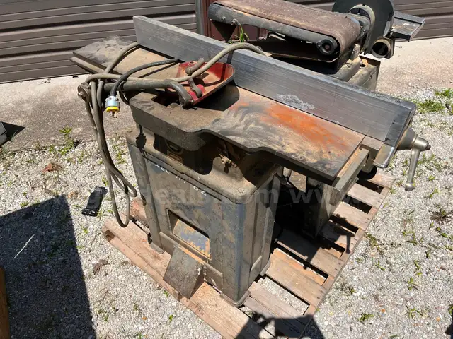 Walker Turner Jointer Machine