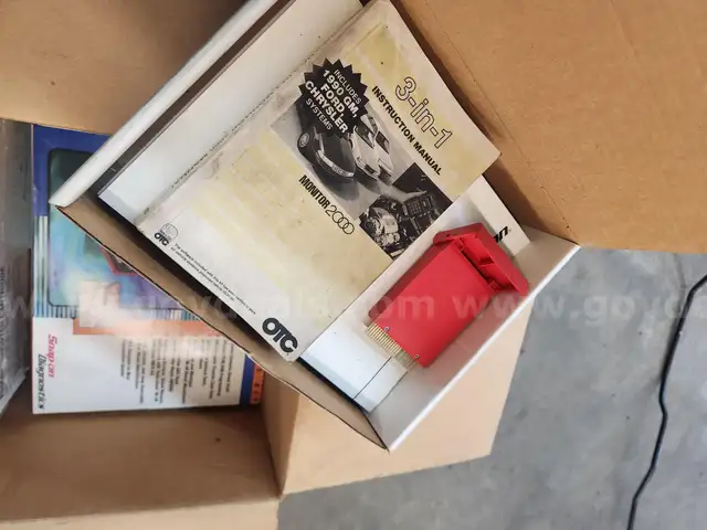 Snap on OBD1 scanner w/ attachments