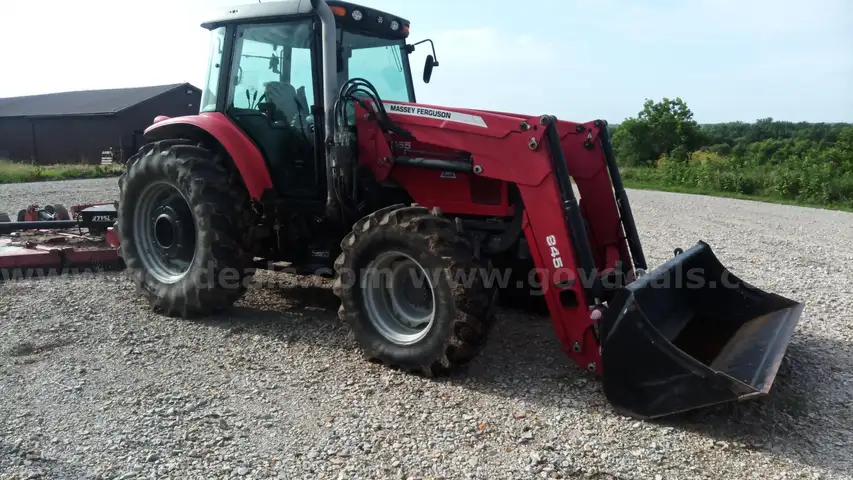 2010 Massey Ferguson 5455 Tractor with loader