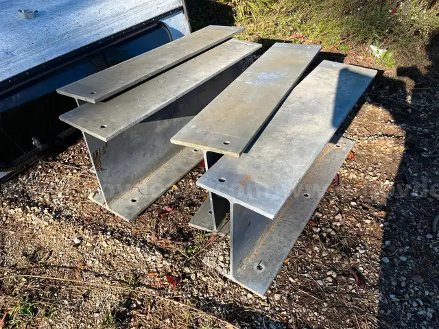 One lot of 4 steel I-Beams