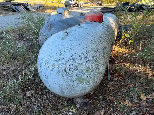 1000 Gallon Propane Tank