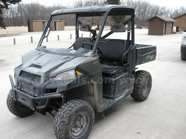 900 xp runs and drives. bent frame under bed, slow to start sometimes