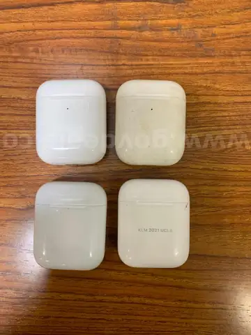 4 Pairs of Apple AirPods
