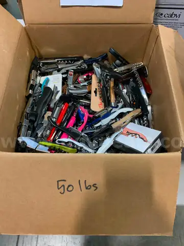 Box of Wine Bottle Openers/Corkscrews