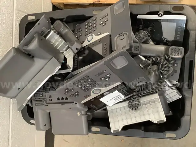 Lot of Cisco Desk Phones