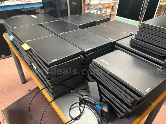 Lot of 133 300e 2nd Gen Windows Notebook (Lenovo)