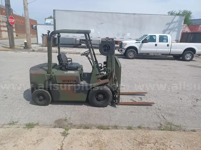 Hyster H40 Pneumatic Tire Forklift 4000lb Capacity Diesel