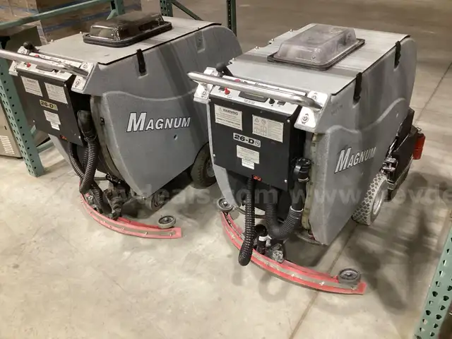 Magnum floor scrubbers