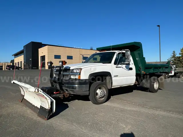2004 Chevrolet Silverado 3500 Work Truck 4WD with Blizzard Snow Plow