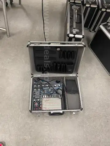 Elenco Digital / Analog Suitcase Trainer