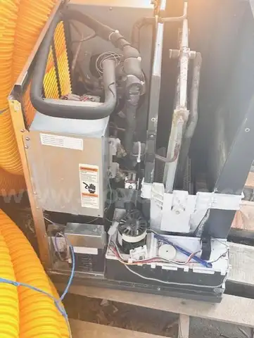 LOT #1 ICE MACHINE