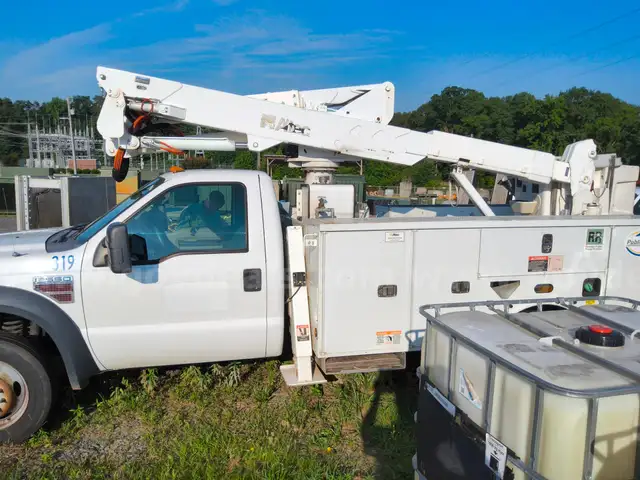 TAG #21066 2009 FORD F550 SERVICE TRUCK