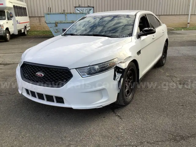2015 UNMARKED POLICE TAURUS INTERCEPTOR AWD SEDAN
