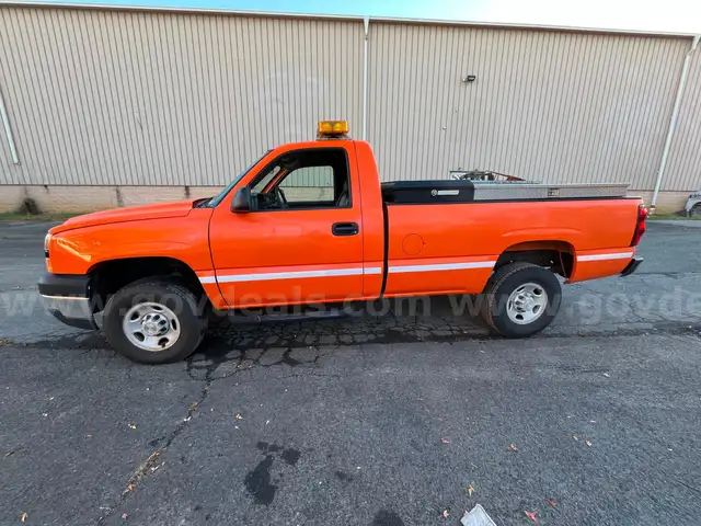 2005 Chevy 2500HD Duramax 4X4 pickup truck