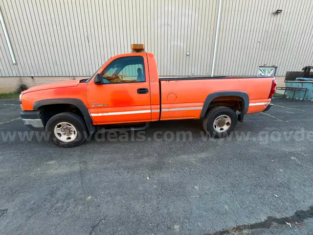 2005 Chevy 2500HD Duramax 4X4 pickup truck