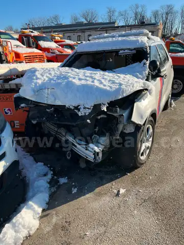 5each Totaled 2016 Ford Explorer Police Cruisers.