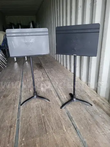 LOT of 30 Music Stands