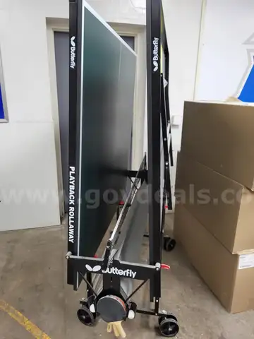 Rollaway Ping Pong Table (A)