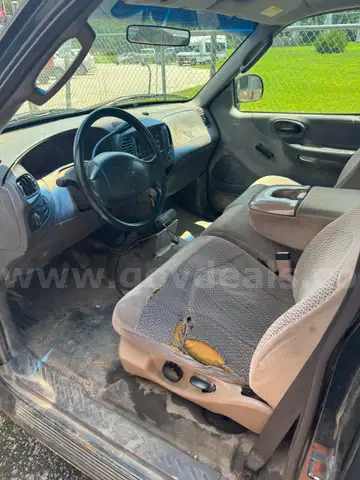 2002 Ford F-150 XL Long Bed 2WD