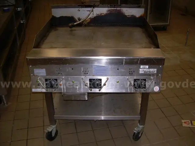 Flat top griddle