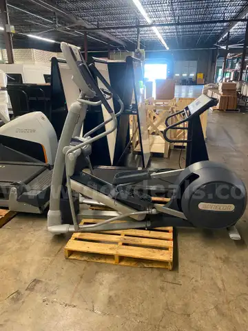 PRECOR ELLIPTICAL CROSSTRAINER