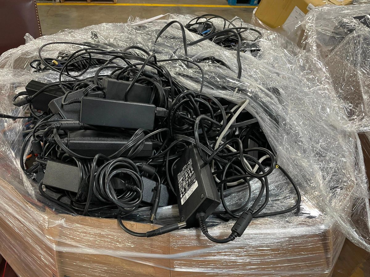 Lot of Various Computer Cables/Power Cords | AllSurplus