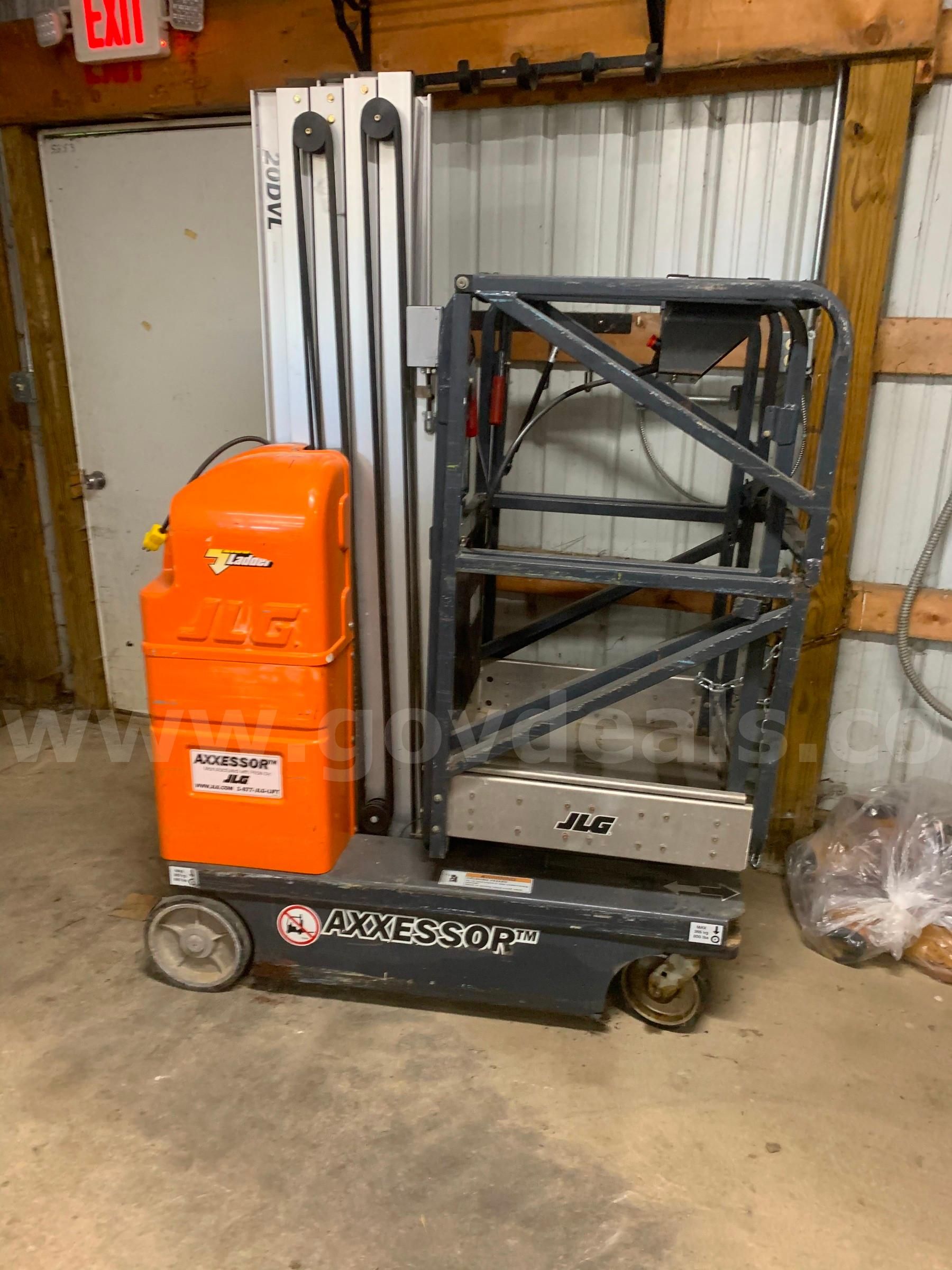 JLG AXXESSOR Man-Lift, Model 20DVL | AllSurplus