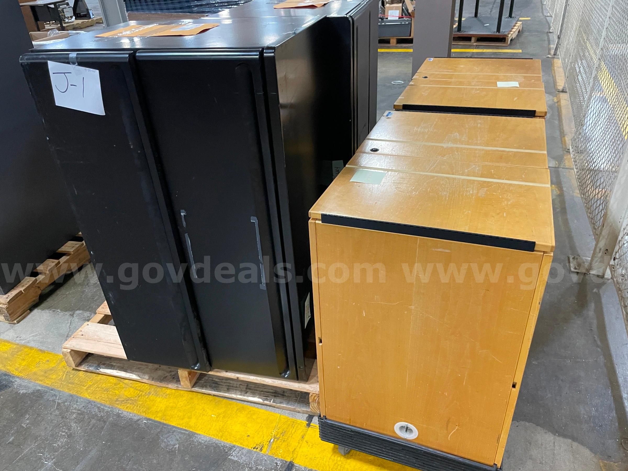 Lot of Metal File Cabinets | AllSurplus