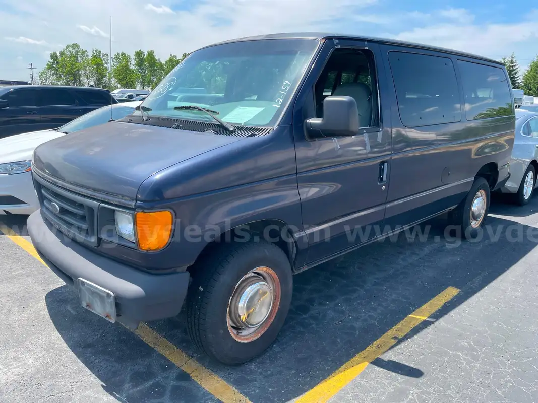 2003 Ford E Series Vans 2003 Ford Econoline E350 Passenger Van, V8
