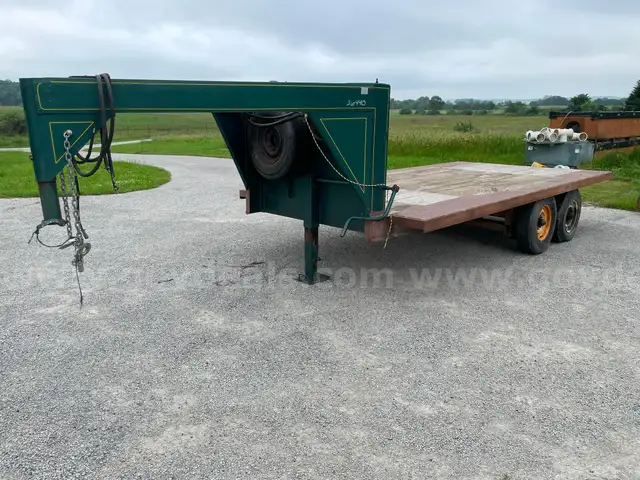 1985 16ft Gooseneck Flatbed Tandem Axle Trailer