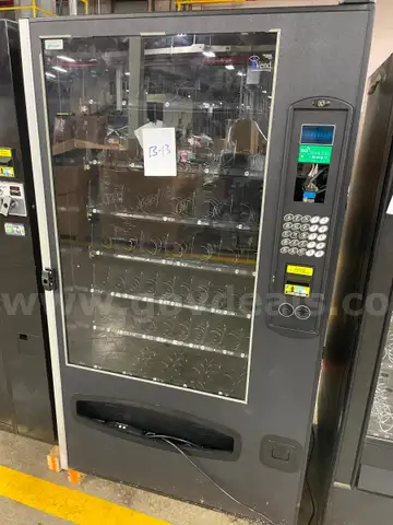 USI Ambient Vending Machine, Model 3160