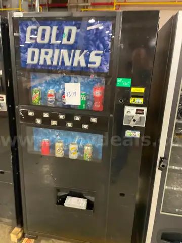 Dixie Narco Vending Machine, Model DN501E
