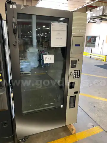 Royal Vending Machine, Model 8000V