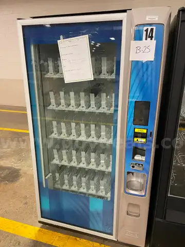 Dixie-Narco Vending Machine, Model DN3800-6